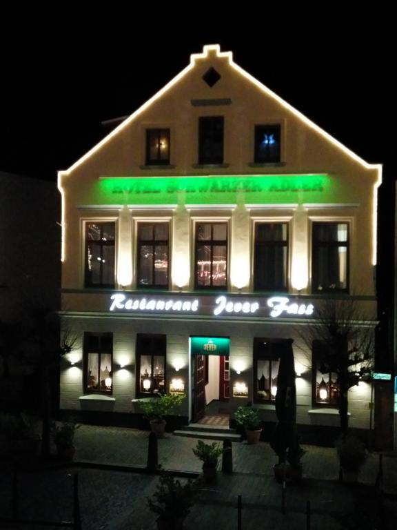 Hotel Schwarzer Adler Jever Exteriör bild